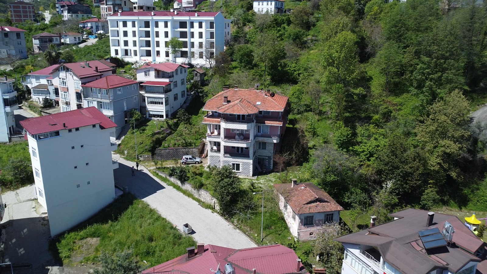 MABEL'DEN PERŞEMBE MERKEZDE PANORAMİK MANZARALI KAT KARŞILIĞI ARSA